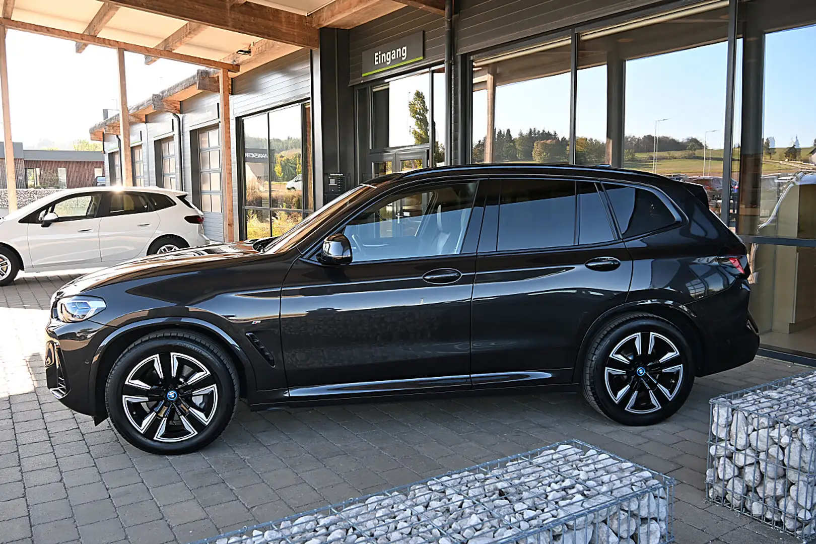 BMW iX3 M 73,8kWh Sport ACC, Laser, Panorama, Komfortzu... Grau - 2