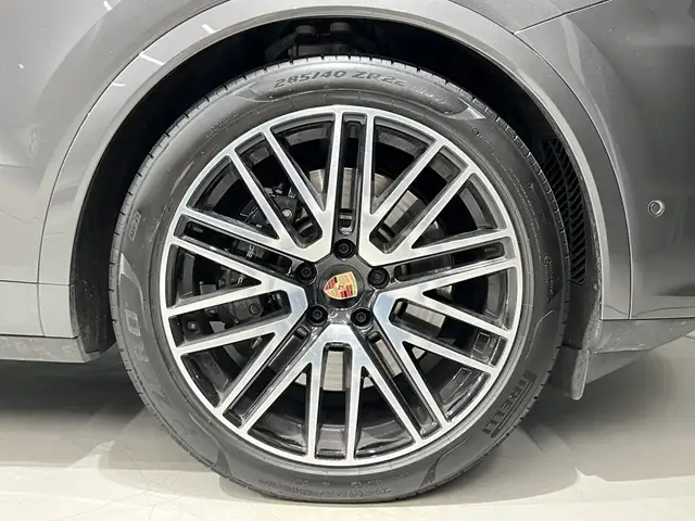 Porsche Cayenne view 10