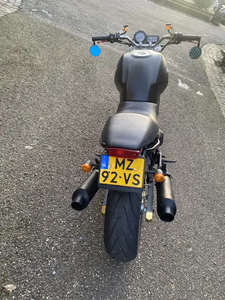 Ducati Monster 900 - foto 4