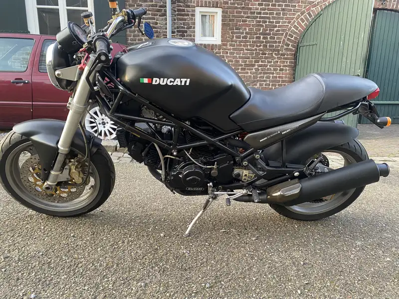 Ducati Monster 900 - foto 2