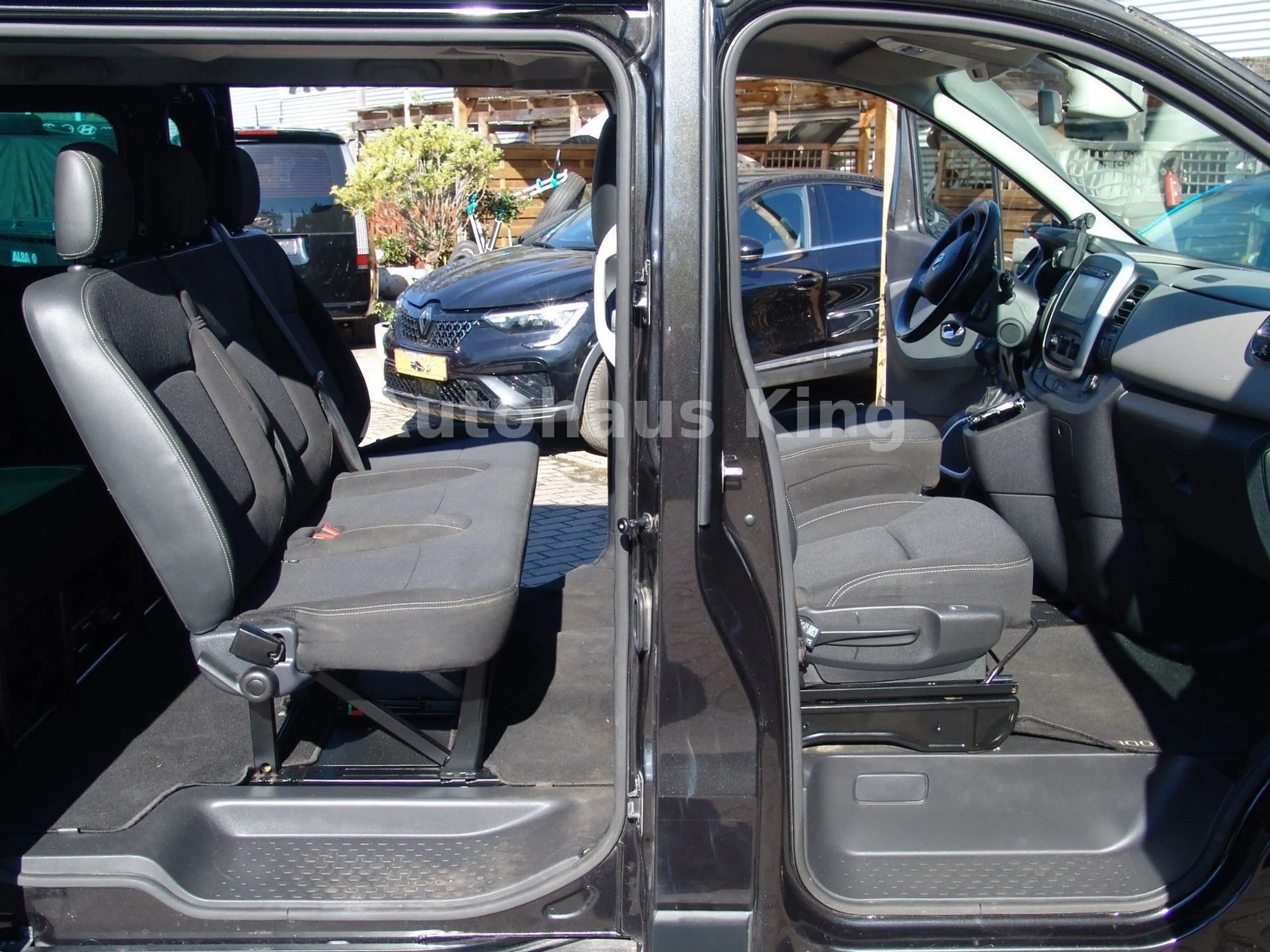Nissan NV300 PREMIUM lang- 2Schiebetü/8Sit/NAVI/ — photo 3