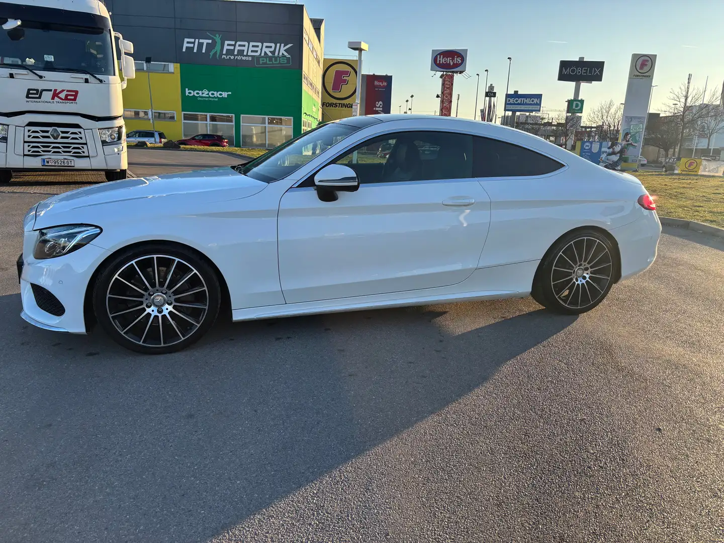 Mercedes-Benz C 300 COUPE AMG LINE / U21 SPORTABGASAN, / PANO/ KAMERA Weiß - 2