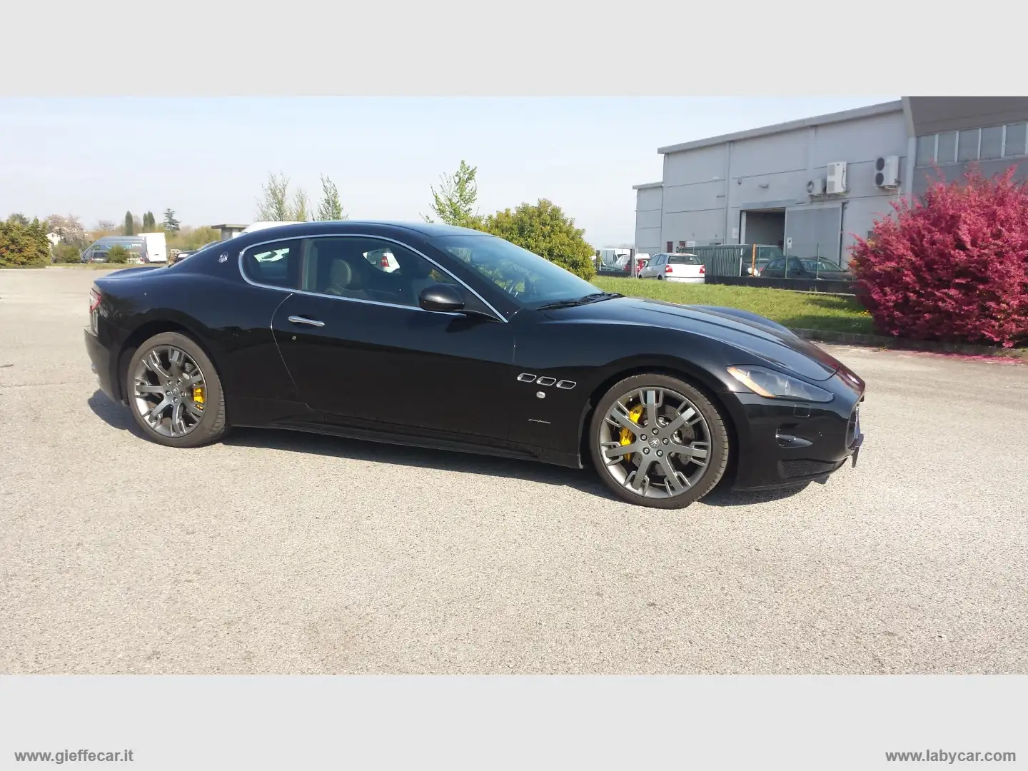 Maserati GranTurismo 4.7 V8 S crna - 2