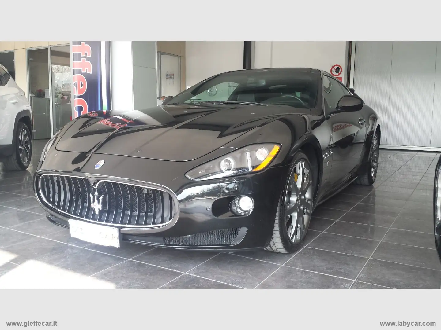 Maserati GranTurismo 4.7 V8 S crna - 1