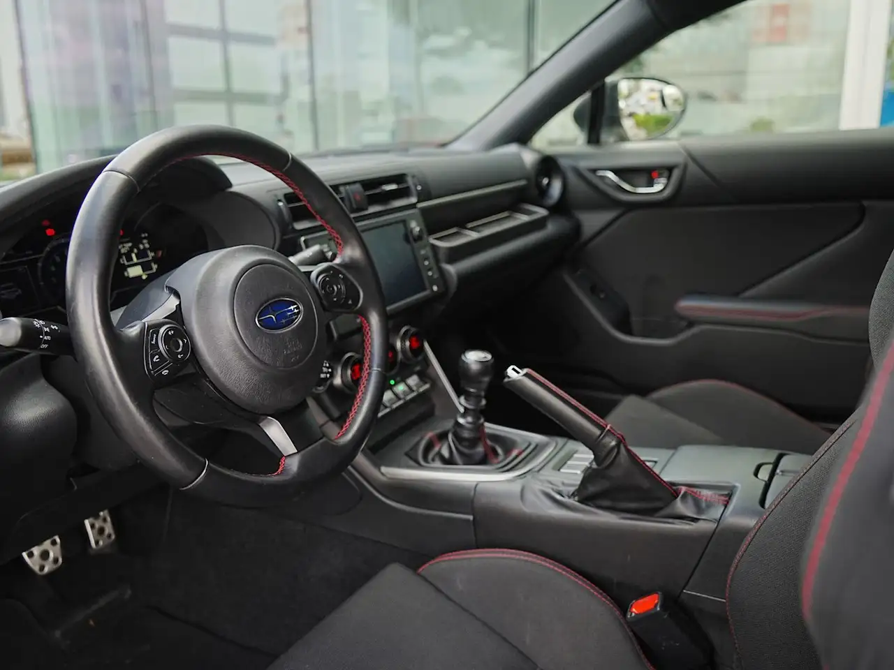 Subaru BRZ снимка Subaru BRZ