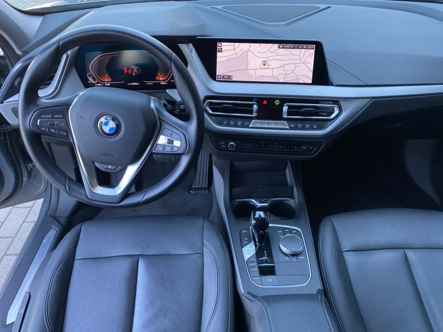 BMW 118 i DKG AHK/LHZ/LED+/hk/ACC+/PRIVACY/K-ZUG/SH  DKG A Gris - 2