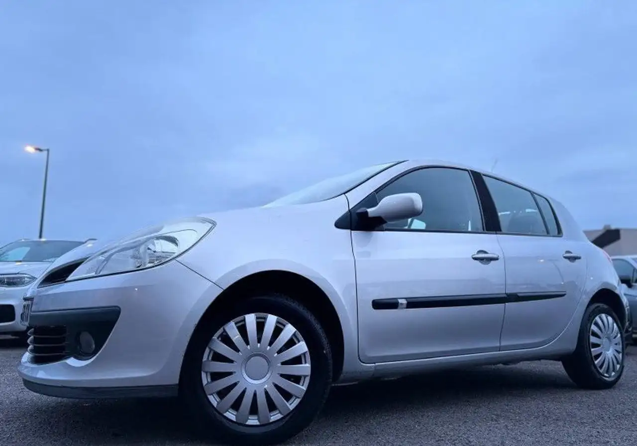 Renault Clio III 1.5 DCI 85CH EXPRESSION 5P