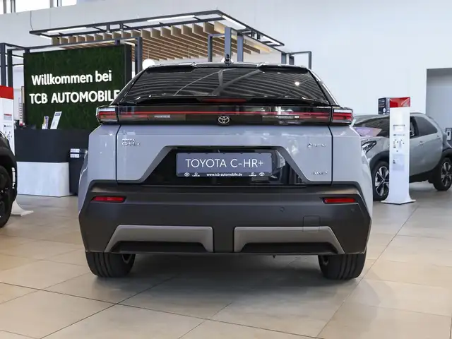 Toyota C-HR+ view 3
