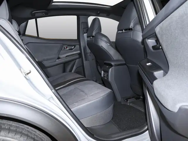 Toyota C-HR+ view 6