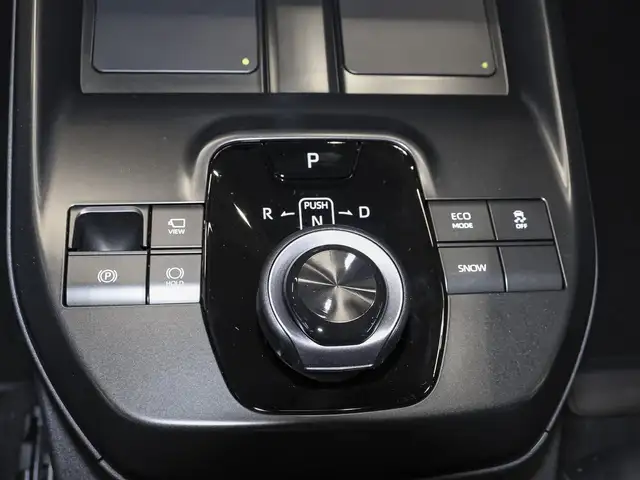 Toyota C-HR+ view 12