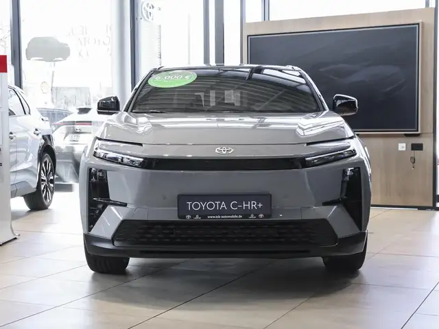 Toyota C-HR+ view 4