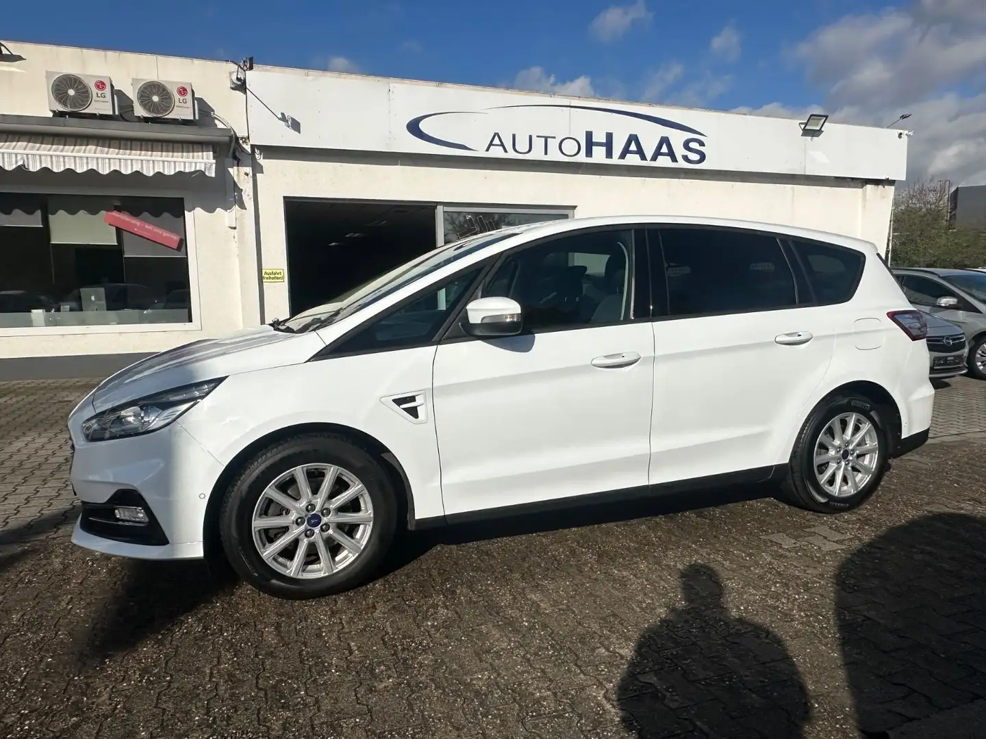 Ford S-Max 2.0 TDCi*AUTOMATIK*AHK*Kamera*KeyGO*APP* Weiß - 2
