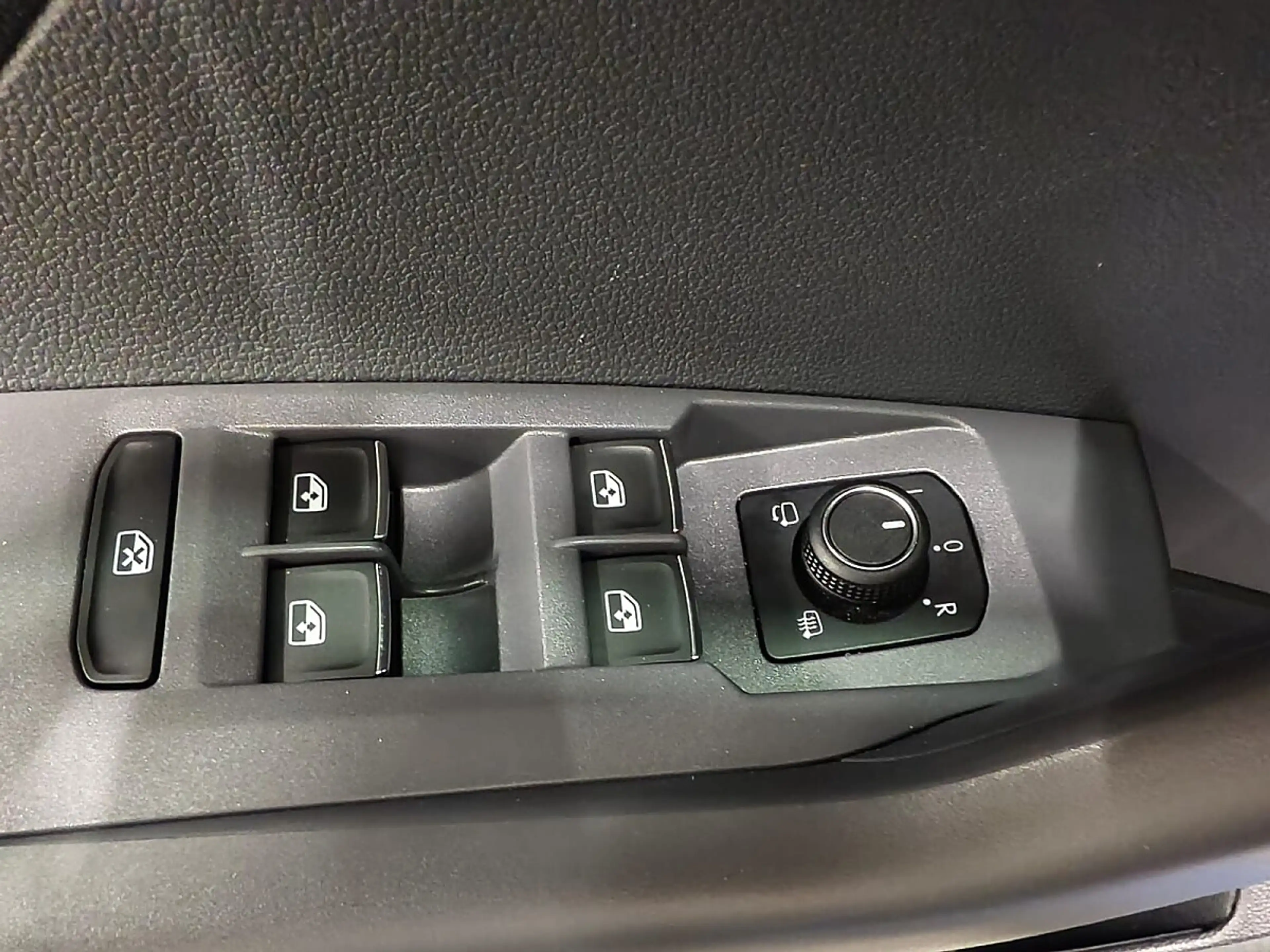 Volkswagen T-Cross 1,0 TSI DSG, LED, Dig.Cockpit, AC-Aut. — photo 12