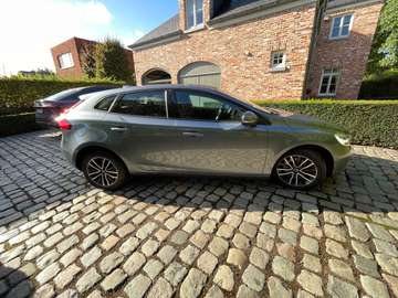 V40 2.0 T2 Black Edition GPF (EU6d-TEMP)