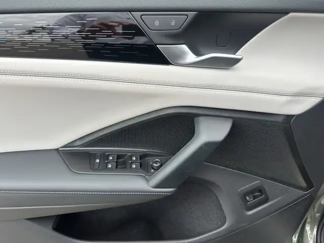 Volkswagen Tayron view 8