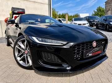 Cabriolet 2.0 i4 P300 R-Dynamic