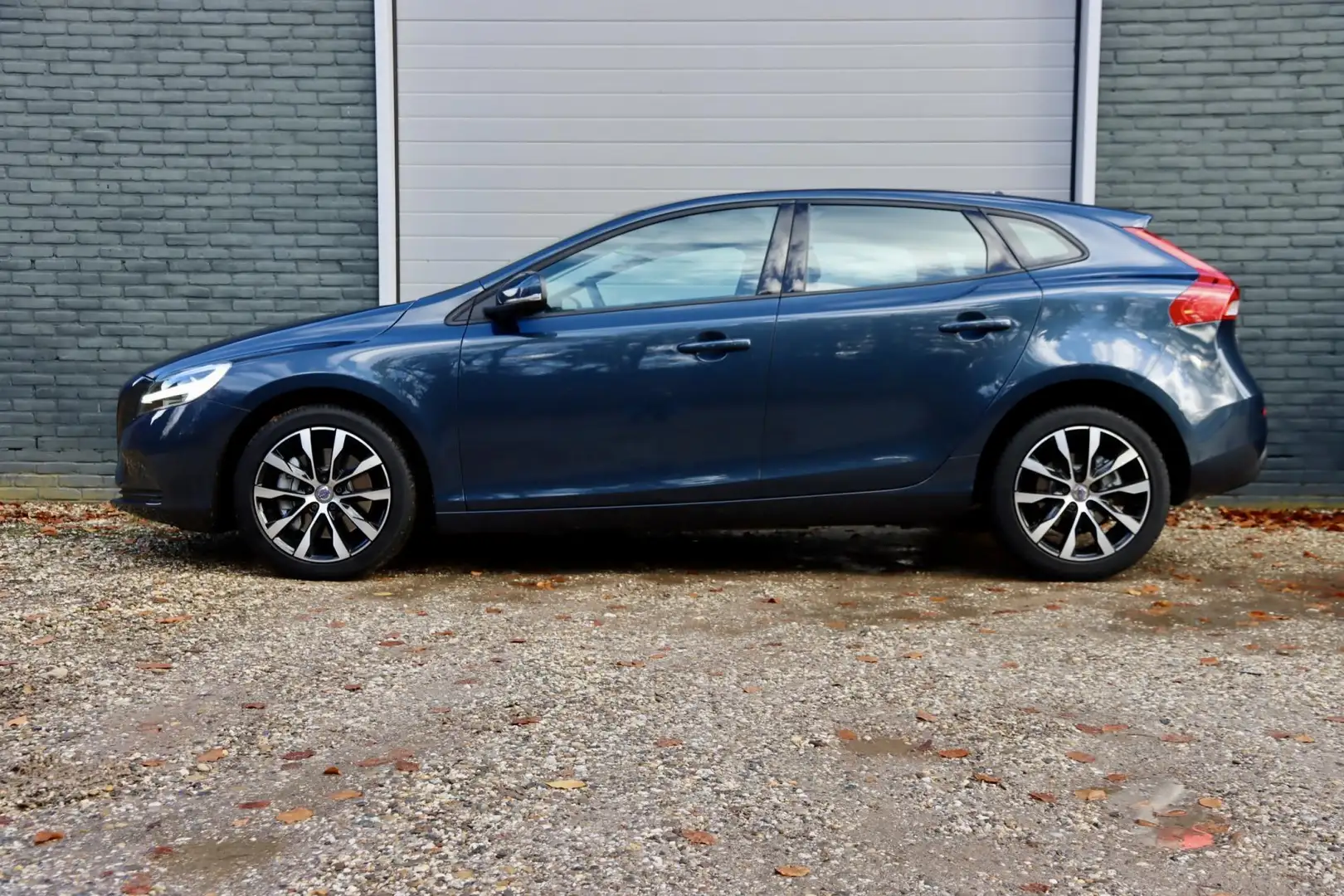 Volvo V40 1.5 T2 Polar | NAVIGATIE | LED | CRUISE | STOELVER Bleu - 2