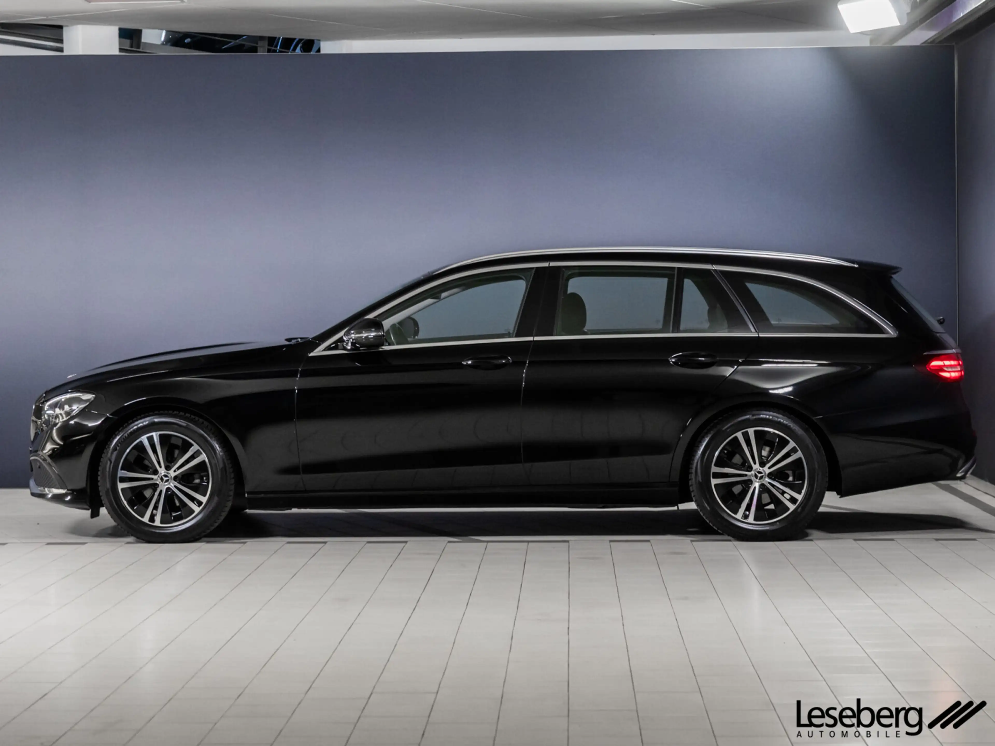 Mercedes-Benz E 200 E 200 d T Avantgarde LED/AHK/Kamera/9G/DAB/SHZ/ — photo 3