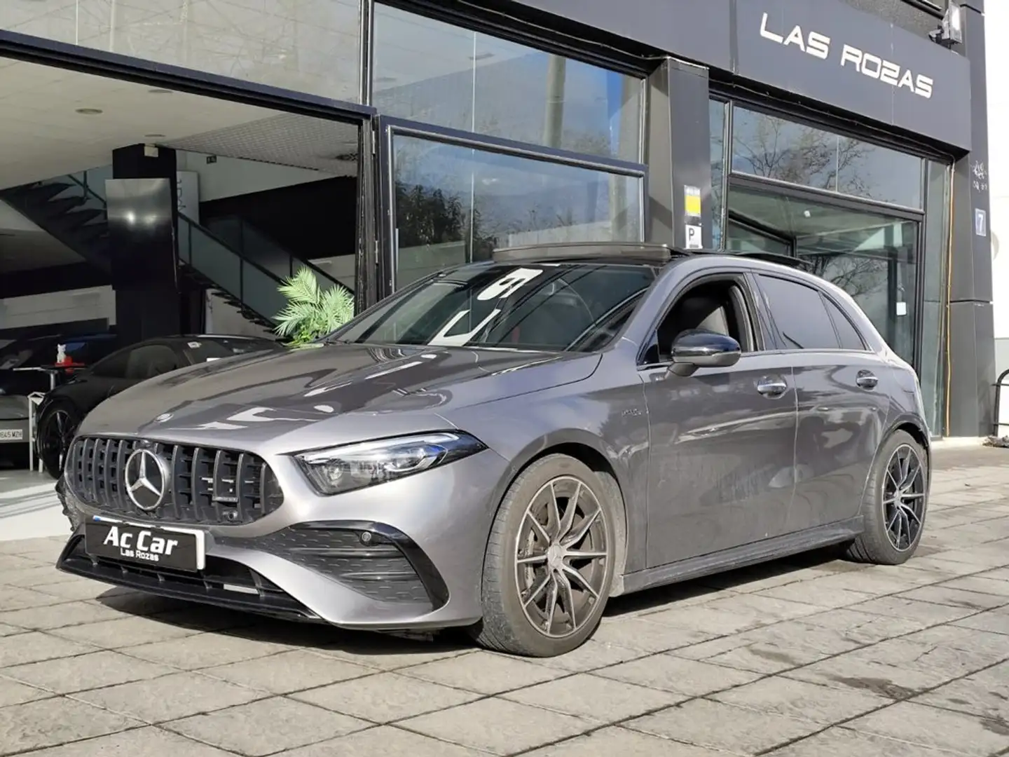 Mercedes-Benz A 35 AMG Mercedes-AMG 4MATIC Gris - 2