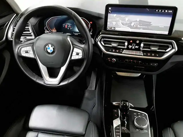 BMW X3 view 10