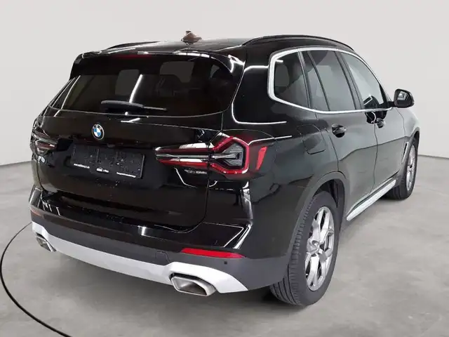 BMW X3 view 4