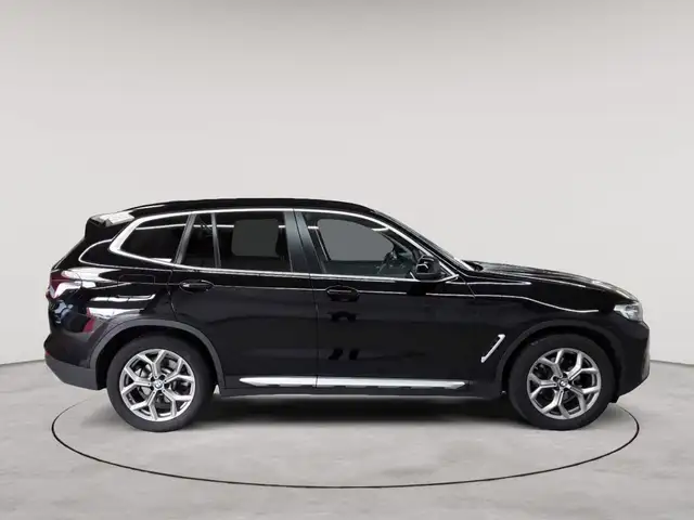 BMW X3 view 3