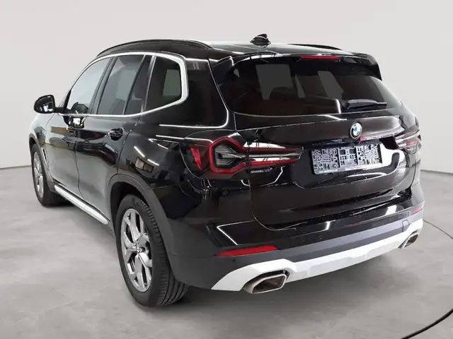BMW X3 view 5