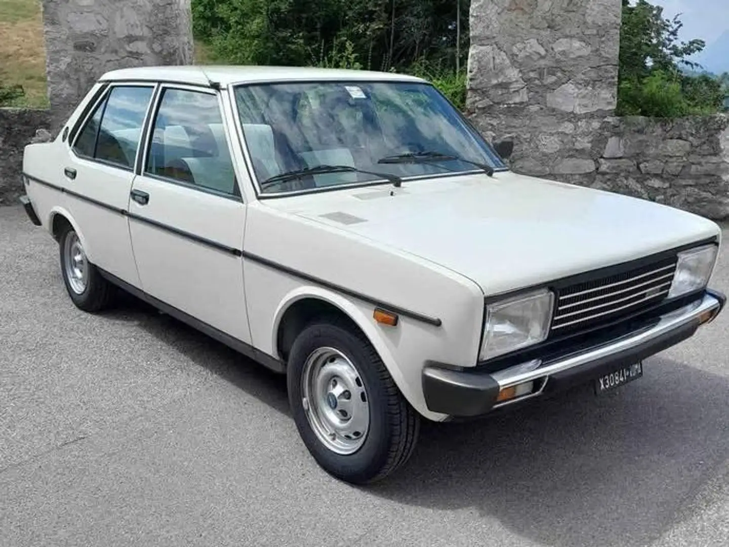 Fiat 131 131 4p 1.3 L Fehér - 1