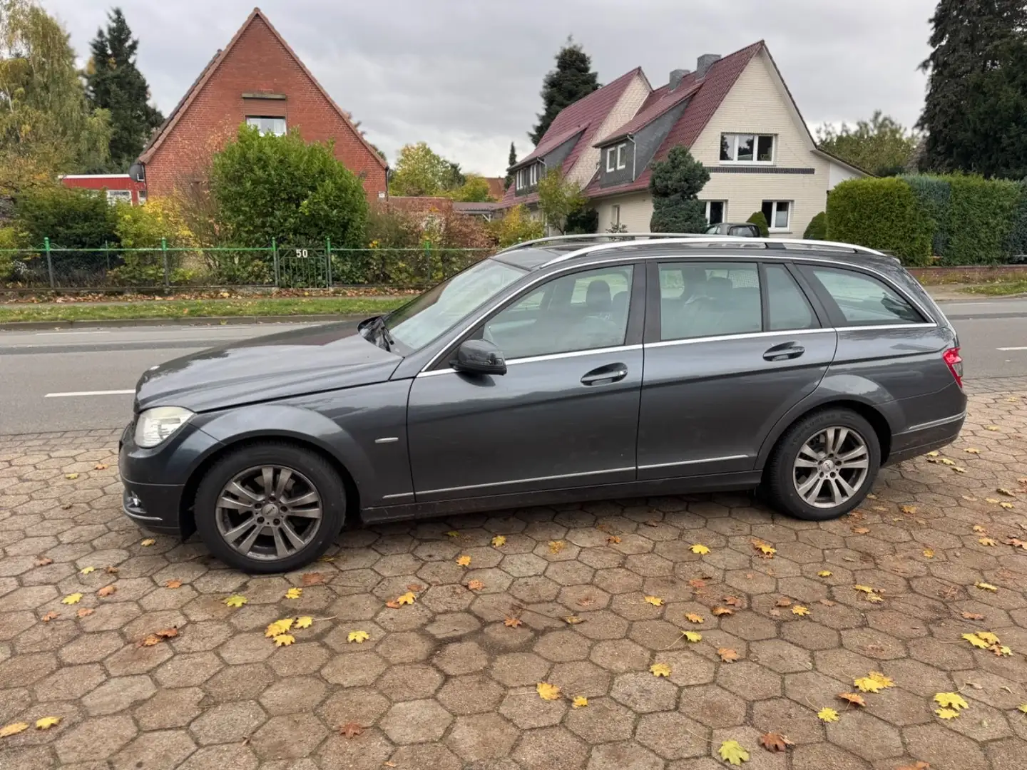 Mercedes-Benz C 280 T AVANTGARDE*Navi*Leder*Panoramadach*uvm. - 1