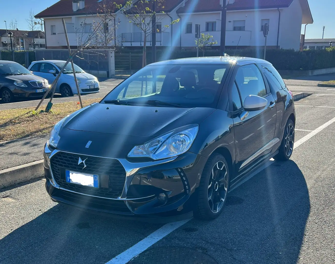 DS Automobiles DS 3 DS3 1.6 bluehdi Sport Chic 75cv Siyah - 1