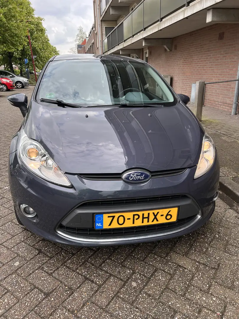 Ford Fiesta 1.4 Titanium Grijs - 1