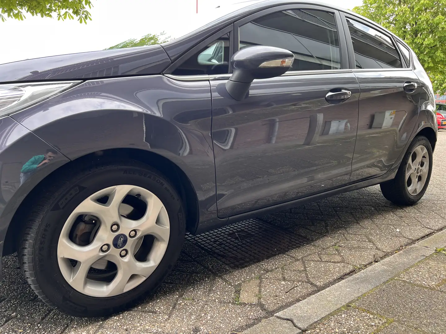 Ford Fiesta 1.4 Titanium Grijs - 2