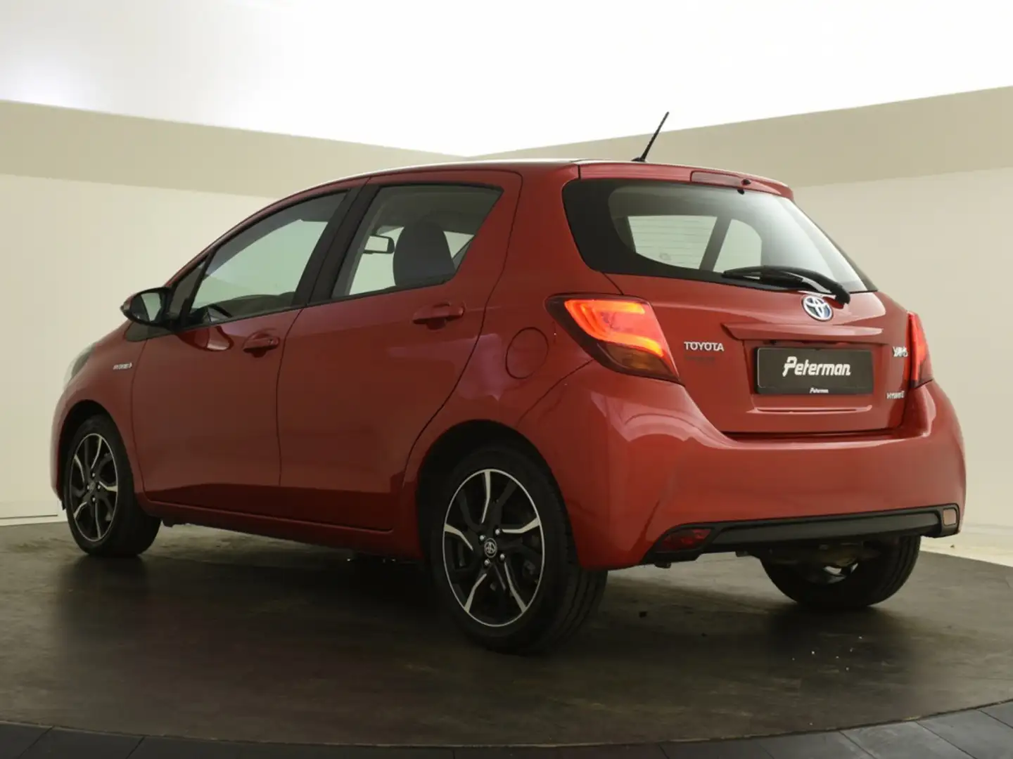 Toyota Yaris 1.5 Hybrid Design | LM Velgen | Navigatie Rood - 2