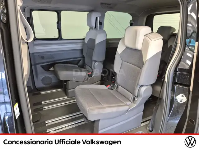 Volkswagen Multivan view 8