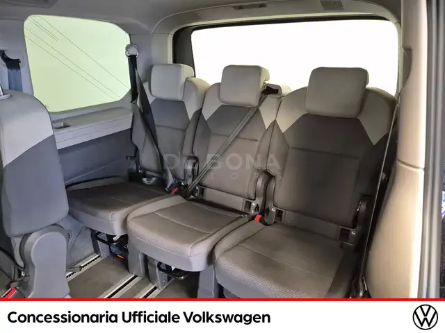 Volkswagen Multivan view 9