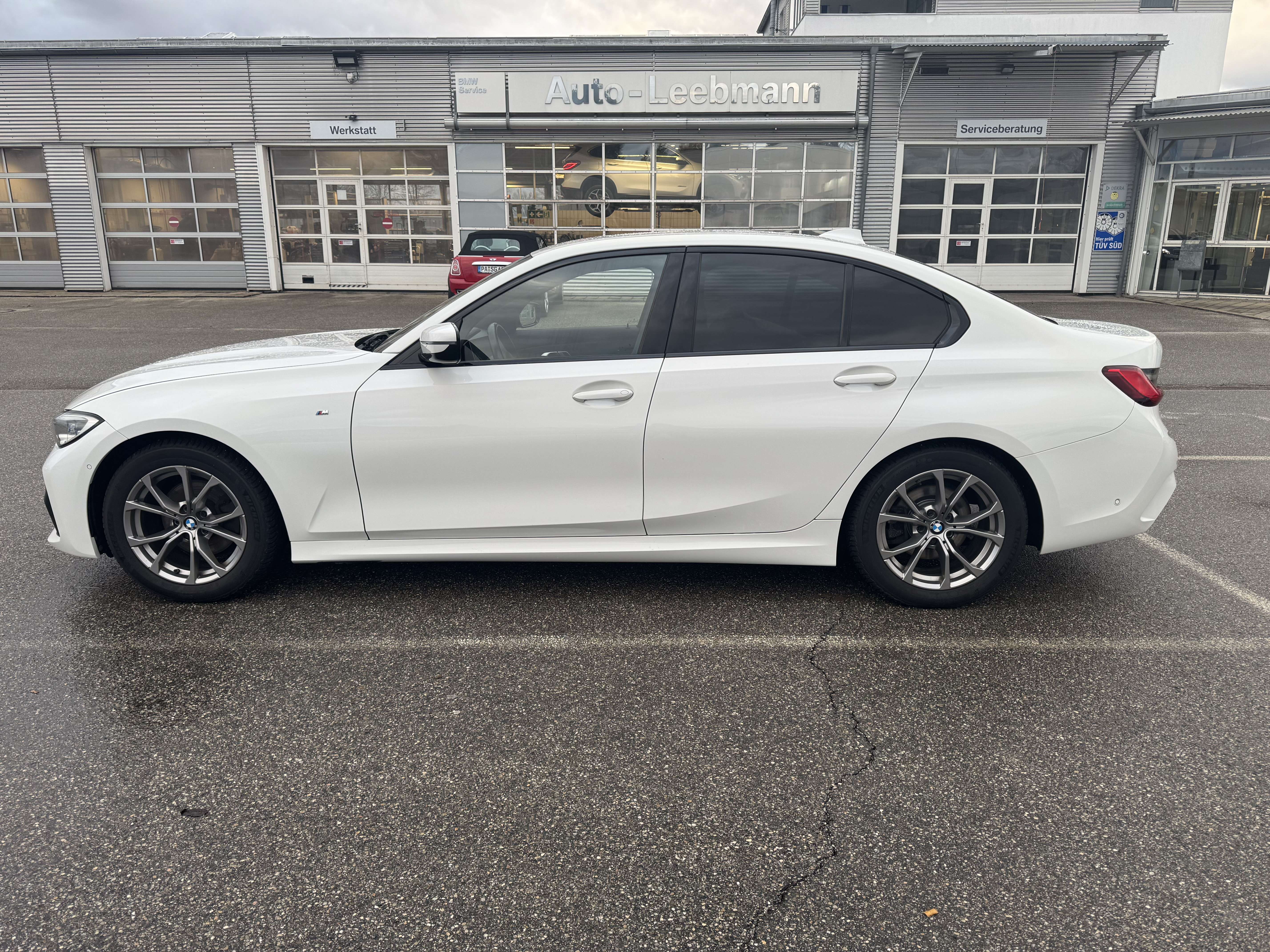Second hand Bmw 3 Series 320