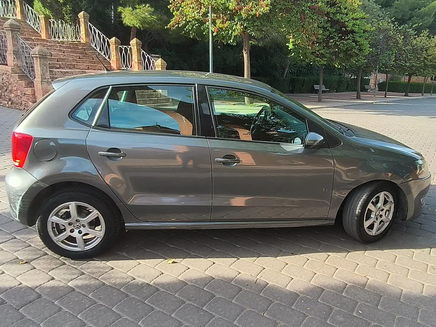 Volkswagen Polo Polo 1.6TDI Advance 90 Advance Gris - 2
