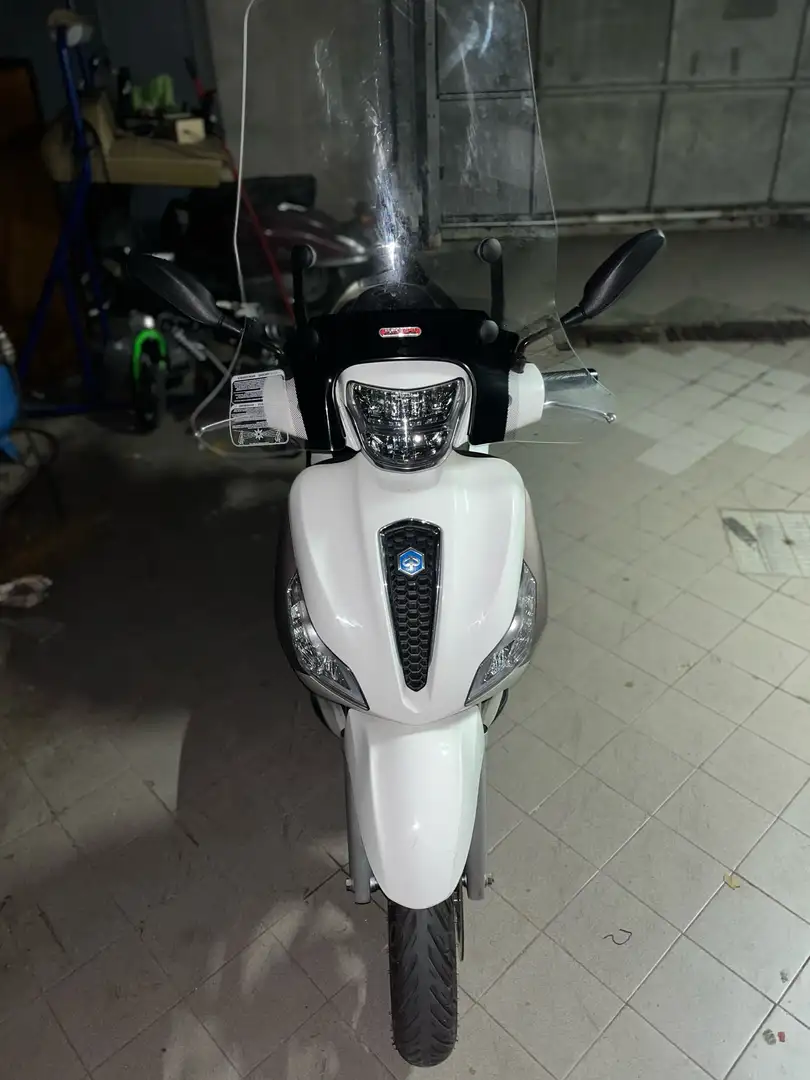 Piaggio Medley 150 abs Wit - 1