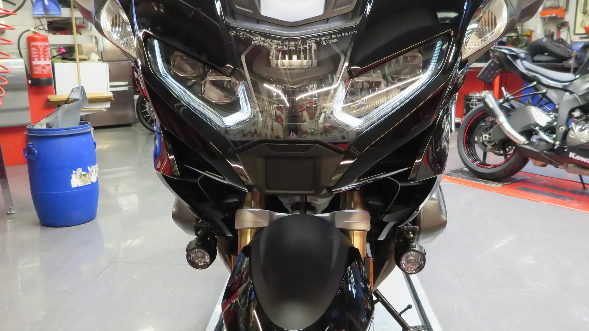 BMW R 1250 RT TRIPLE BLACK SOLD VENDU Černá - 2
