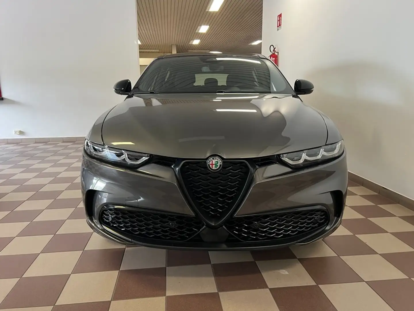 Alfa Romeo Tonale 1.5 Hybrid Sprint Gris - 2