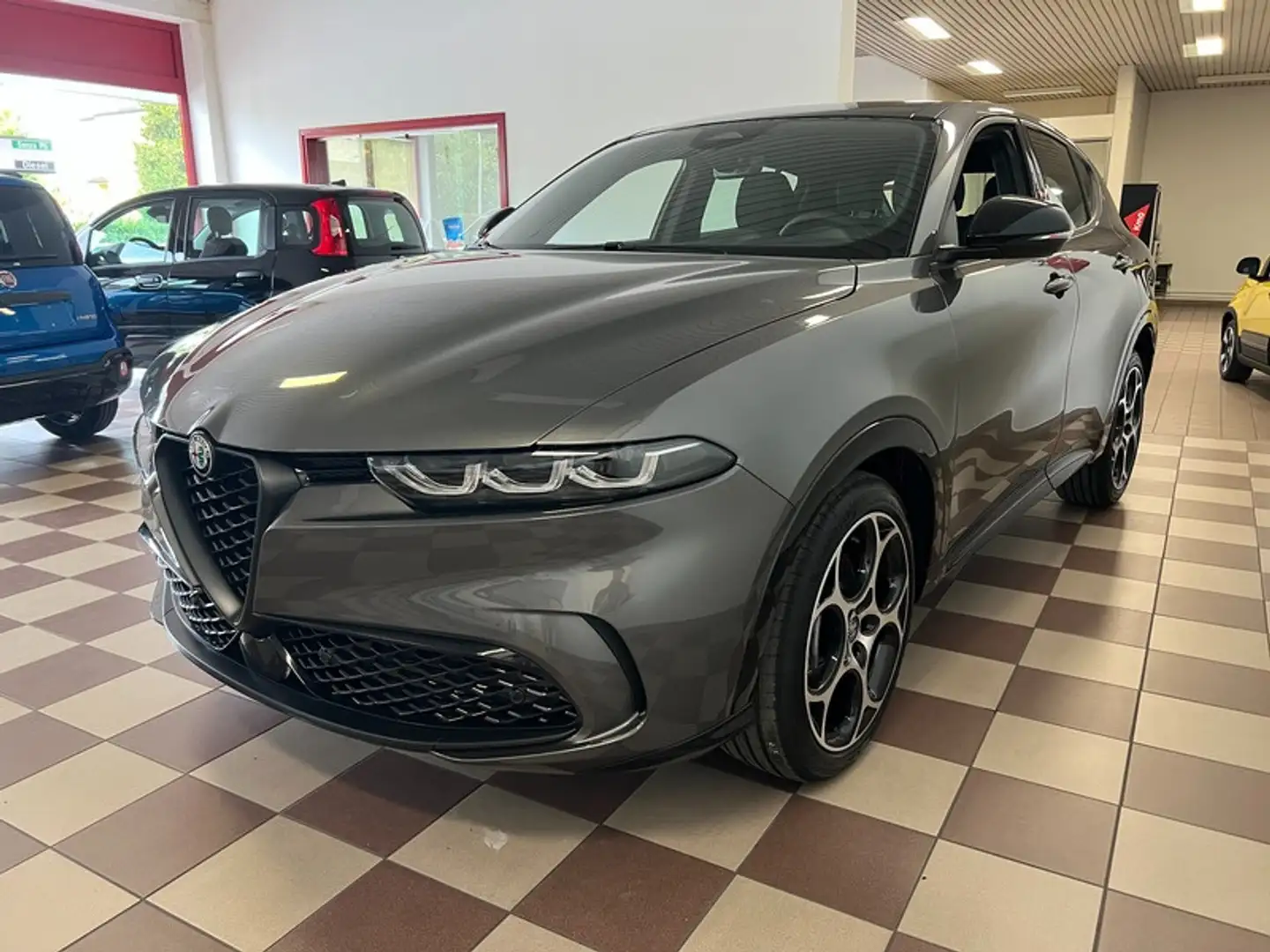 Alfa Romeo Tonale 1.5 Hybrid Sprint Gris - 1