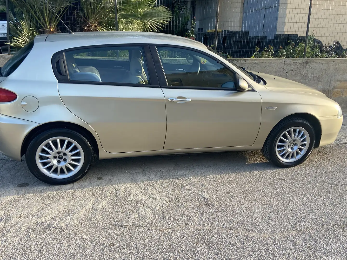 Alfa Romeo 147 5p 1.9 jtd Distinctive 115cv - 2