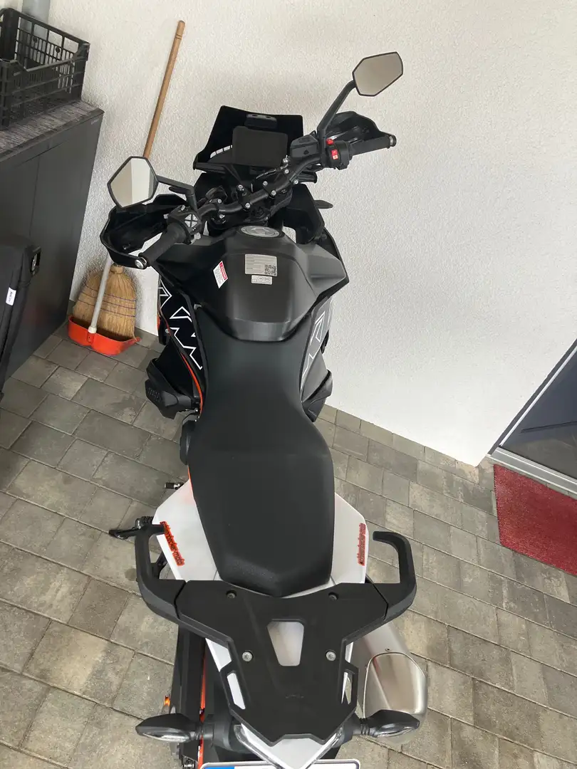 KTM 890 SMT Alle Assistentensysteme, Schwarz - 2