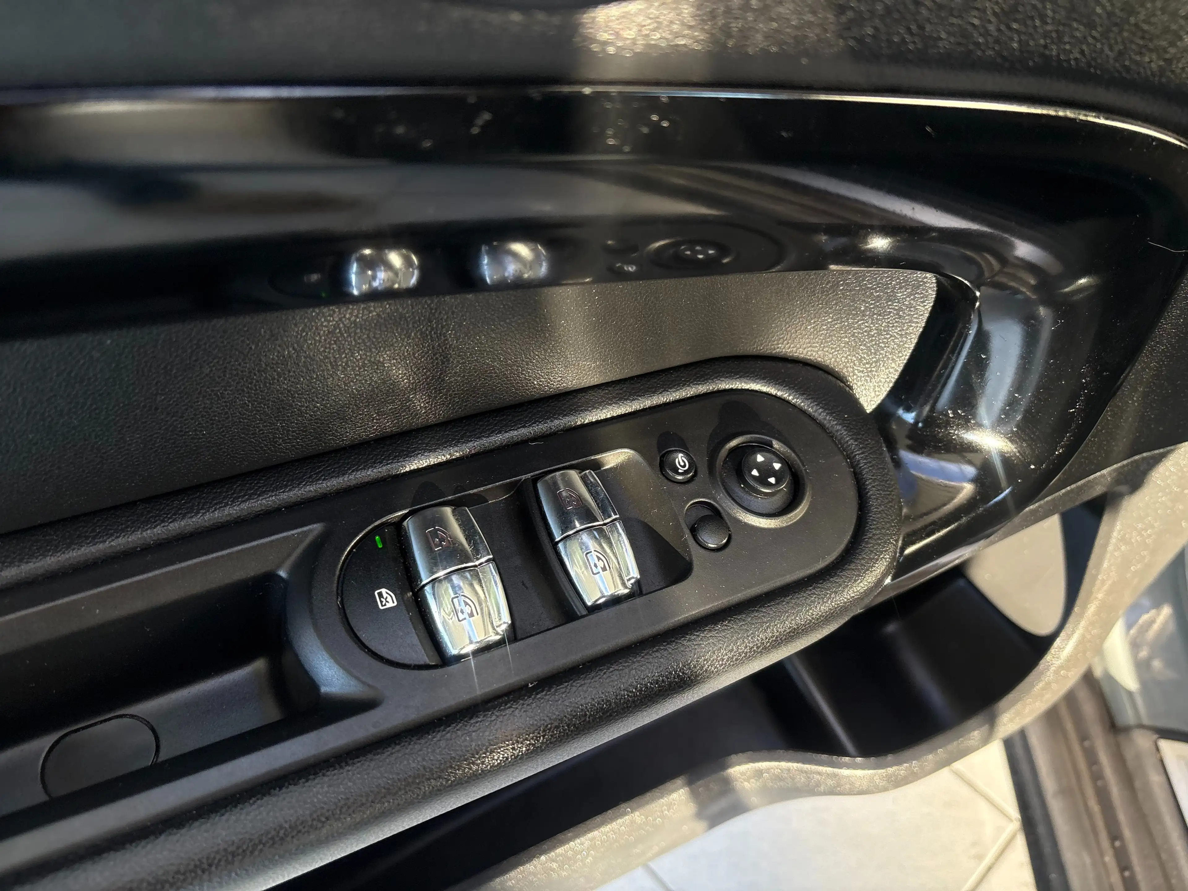 MINI Cooper D Countryman Mini Countryman 2.0D *XENON * GPS * PDC * JANTES* — photo 14