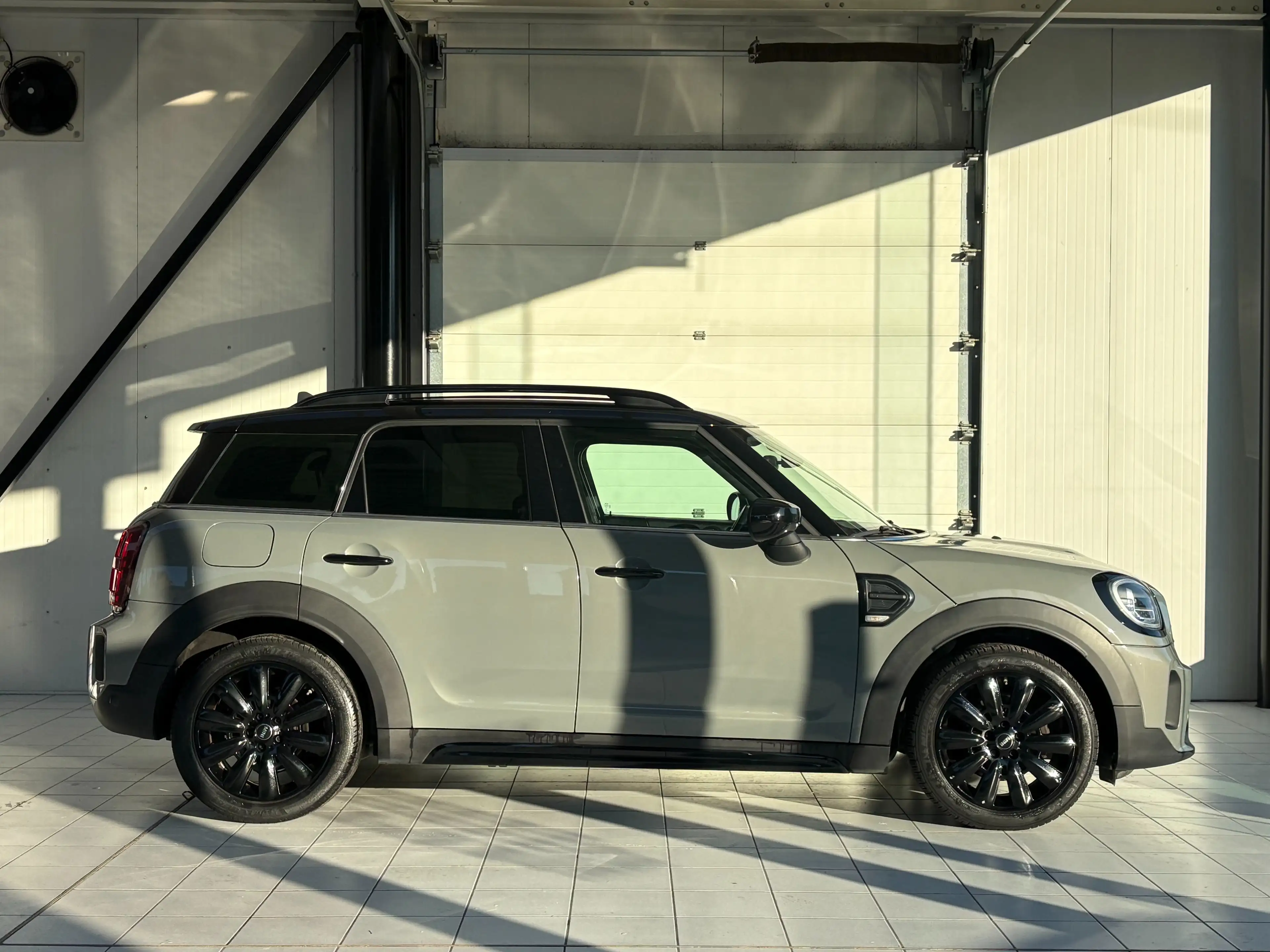 MINI Cooper D Countryman Mini Countryman 2.0D *XENON * GPS * PDC * JANTES* — photo 5