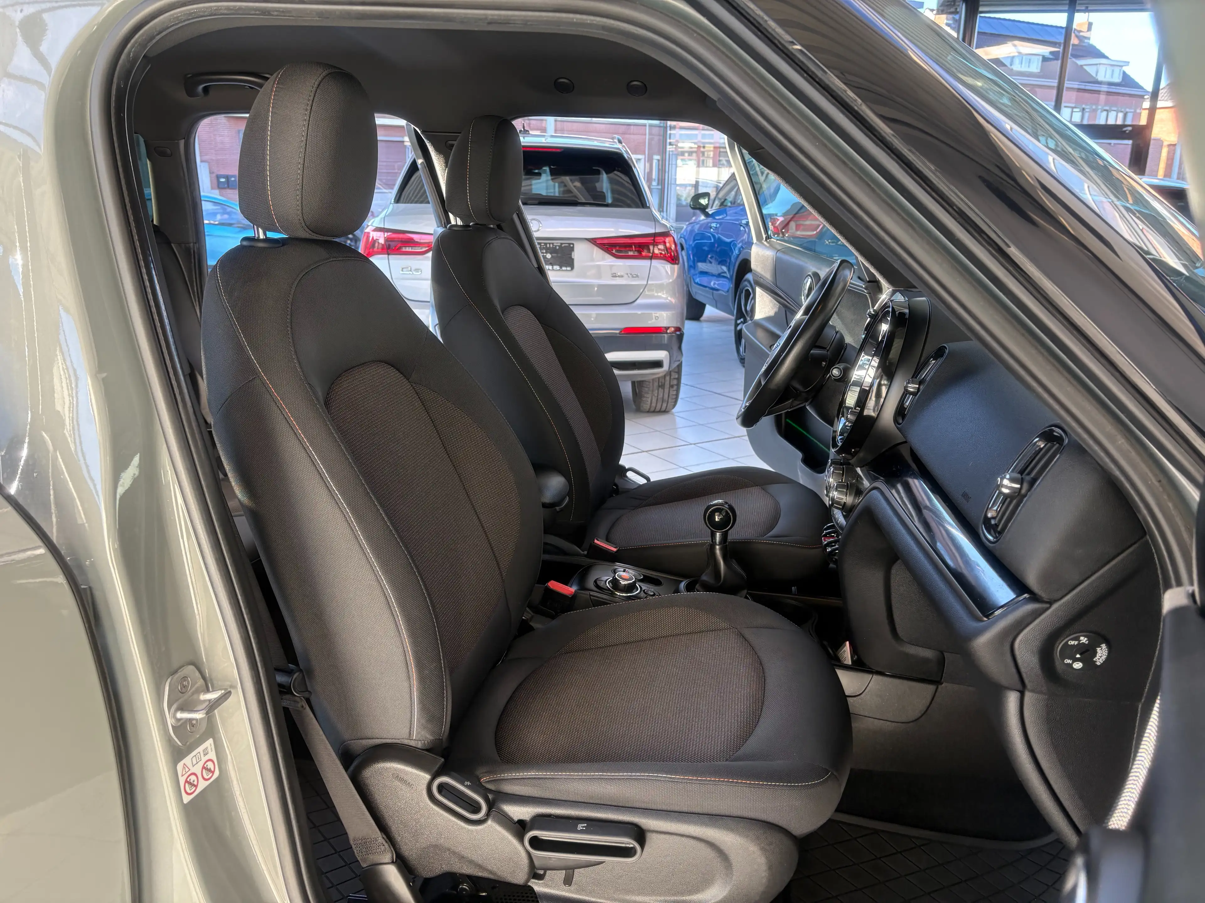 MINI Cooper D Countryman Mini Countryman 2.0D *XENON * GPS * PDC * JANTES* — photo 11