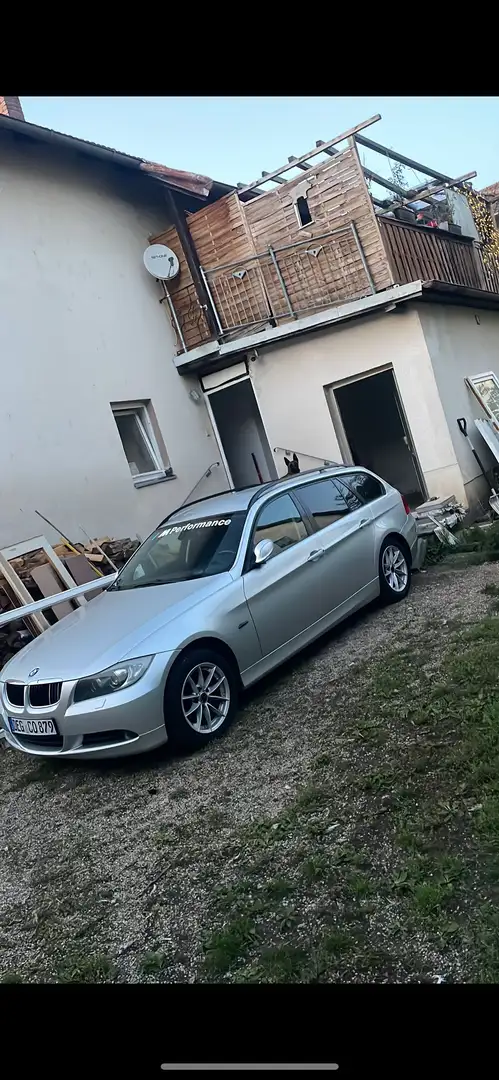 BMW 320 320i Touring - 1