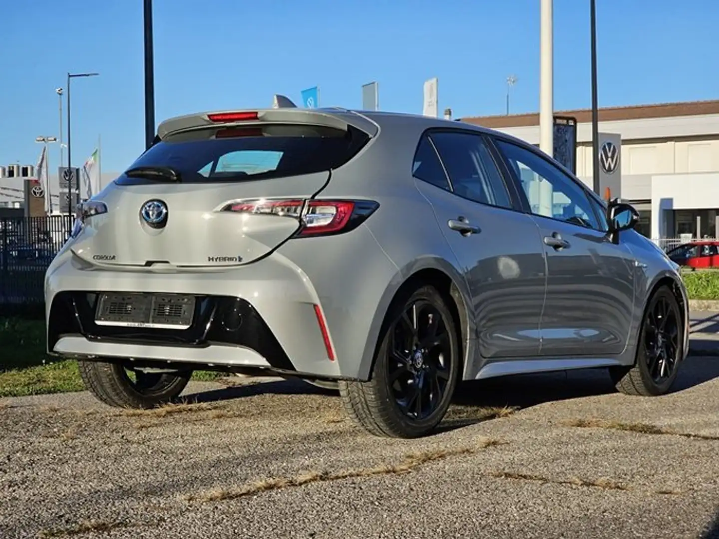 Toyota Corolla HYBRID Black Edition cvt PROMO BLACK FRIDAY Grau - 2