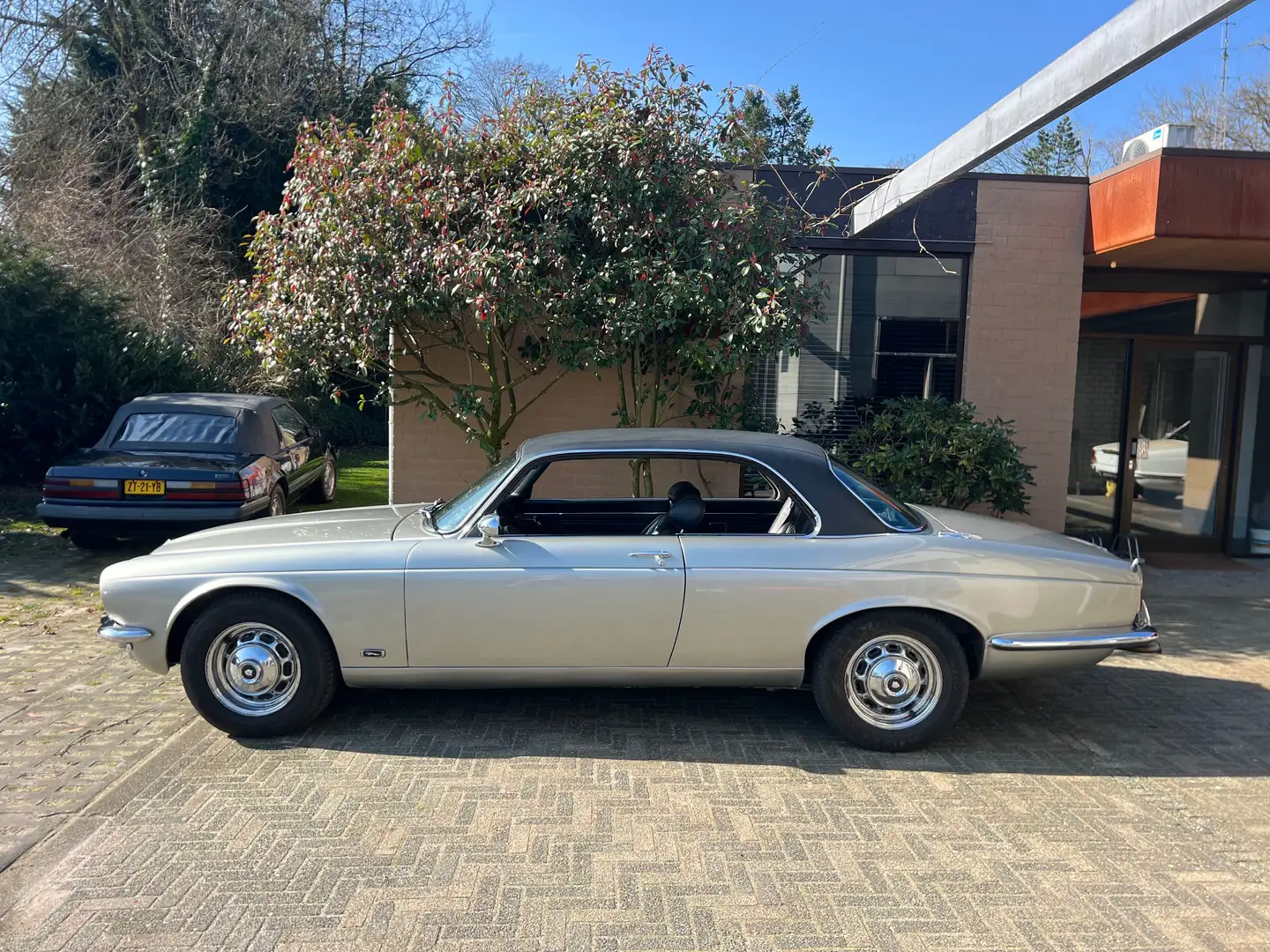 Jaguar XJ coupe Plateado - 1