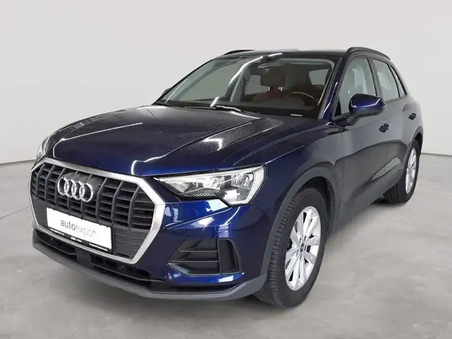 Audi Q3 view 2